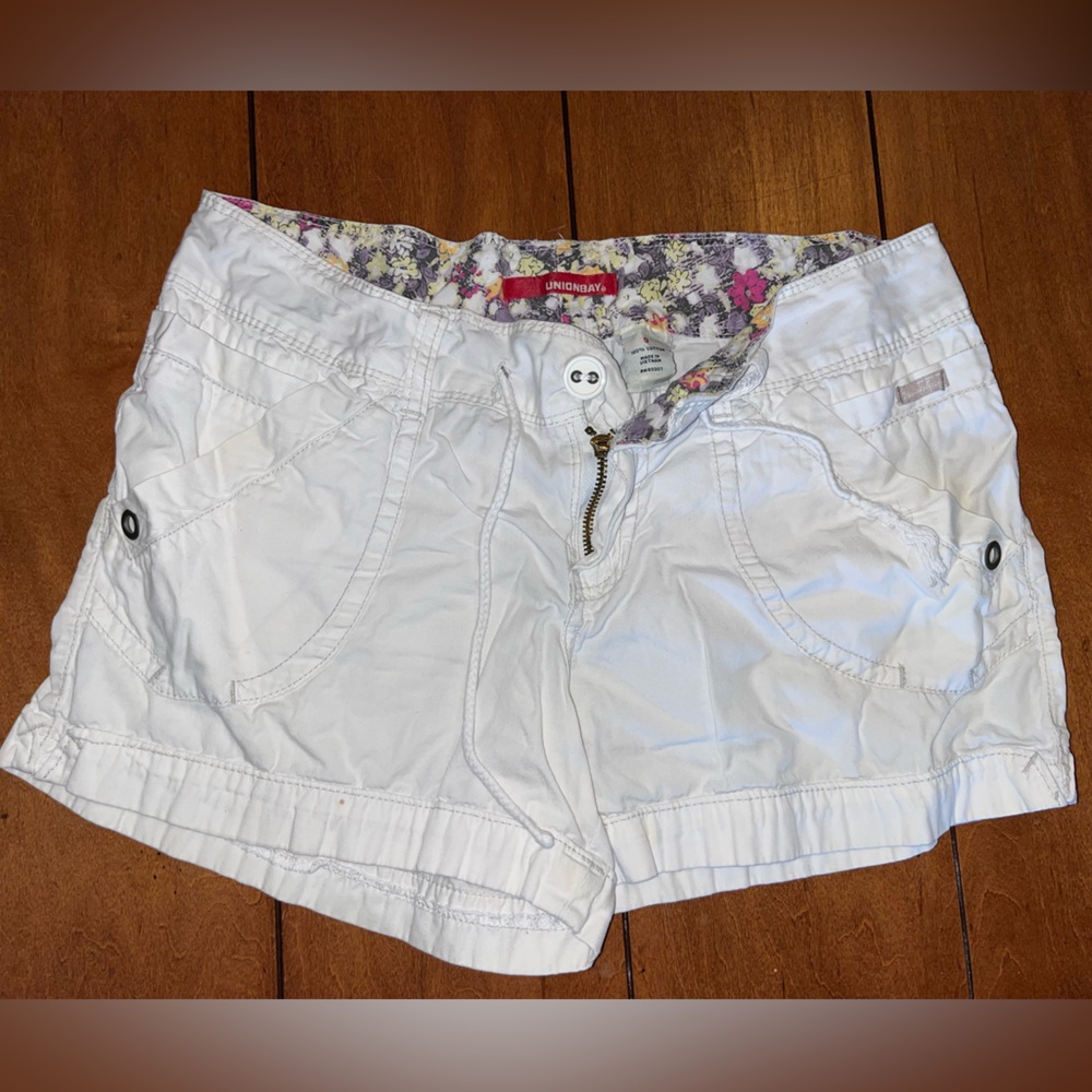 UNIONBAY cute shorts in white